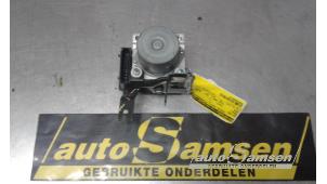 Gebruikte ABS Pomp Renault Modus/Grand Modus (JP) 1.2 16V Prijs € 75,00 Margeregeling aangeboden door Auto Samsen B.V.