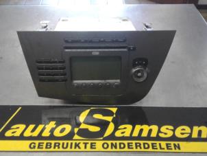 Gebruikte Radio CD Speler Seat Leon (1P1) 1.8 TSI 16V Prijs € 100,00 Margeregeling aangeboden door Auto Samsen B.V.
