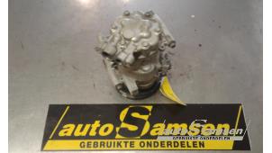 Gebruikte Pomp Airco Renault Clio III (BR/CR) 1.2 16V TCe 100 Prijs € 50,00 Margeregeling aangeboden door Auto Samsen B.V.