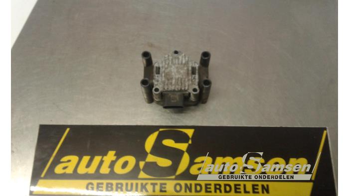 Gebruikte Bobine Volkswagen Golf V (1K1) 1.6 FSI 16V Prijs € 40,00 Margeregeling aangeboden door Auto Samsen B.V.
