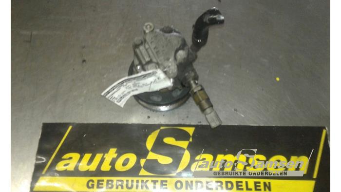 Gebruikte Pomp Servo Seat Leon (1M1) 1.8 20V Prijs € 75,00 Margeregeling aangeboden door Auto Samsen B.V.