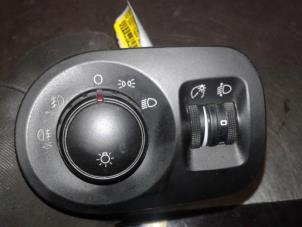 Gebruikte Licht Schakelaar Seat Altea (5P1) 1.9 TDI 105 Prijs € 40,00 Margeregeling aangeboden door Auto Samsen B.V.