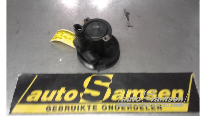 Gebruikte Pomp Servo Dacia Sandero I (BS) 1.6 Prijs € 50,00 Margeregeling aangeboden door Auto Samsen B.V.