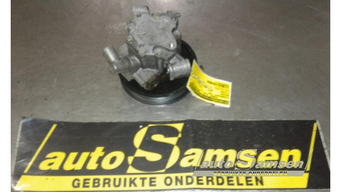 Gebruikte Servopomp Mercedes E (W211) 2.2 E-200 CDI 16V Prijs € 75,00 Margeregeling aangeboden door Auto Samsen B.V.