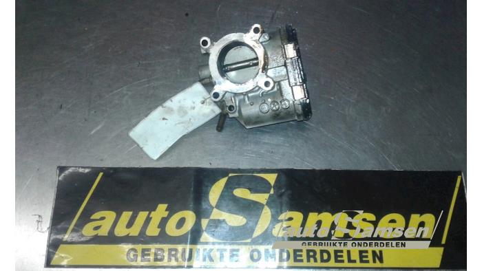 Gasklephuis van een Volkswagen Polo III (6N2) 1.4 2000