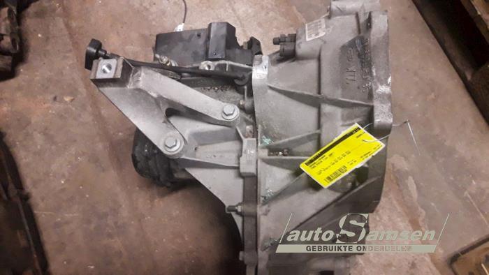 Gebruikte Versnellingsbak Ford C-Max (DM2) 1.6 16V Prijs € 300,00 Margeregeling aangeboden door Auto Samsen B.V.