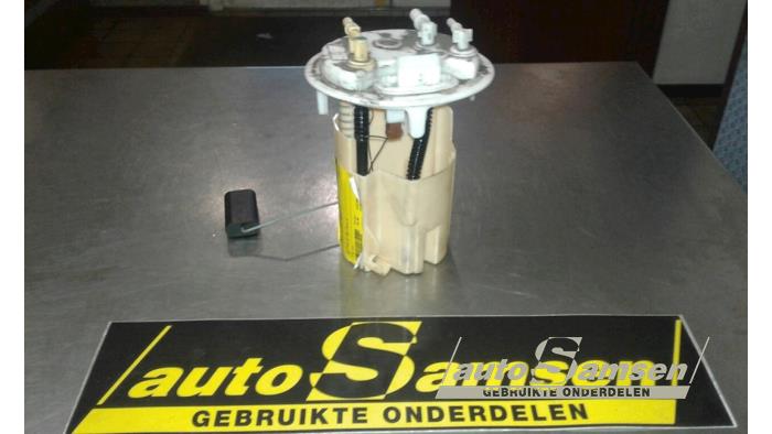 Gebruikte Tank element Pomp Citroen C4 Berline (NC) 1.6 e-HDI Prijs € 75,00 Margeregeling aangeboden door Auto Samsen B.V.