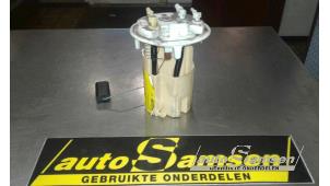Gebruikte Tank element Pomp Citroen C4 Berline (NC) 1.6 e-HDI Prijs € 75,00 Margeregeling aangeboden door Auto Samsen B.V.