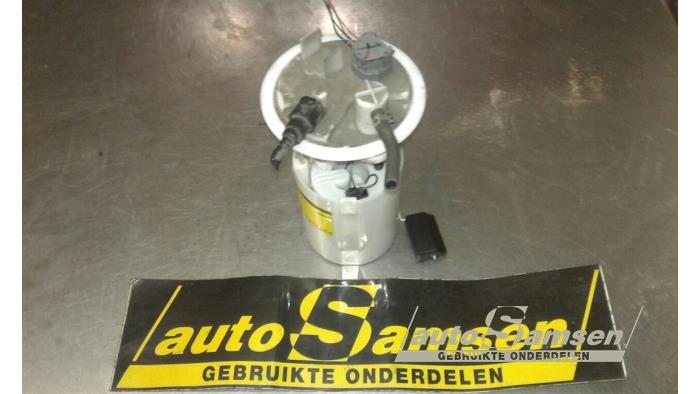 Gebruikte Tank element Pomp Mitsubishi Space Star (A0) 1.0 12V Prijs € 100,00 Margeregeling aangeboden door Auto Samsen B.V.