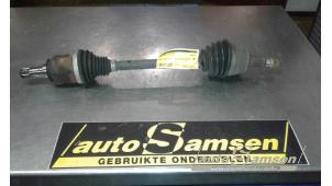 Gebruikte Homokineetas links-voor Opel Corsa D 1.3 CDTi 16V ecoFLEX Prijs € 50,00 Margeregeling aangeboden door Auto Samsen B.V.