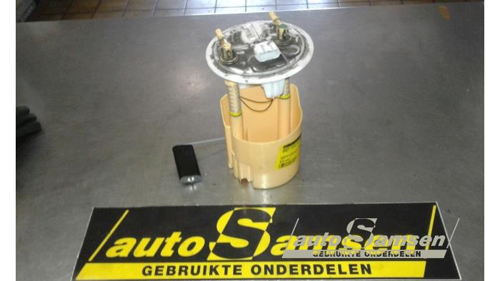 Gebruikte Tank element Pomp Renault Twingo II (CN) 1.5 dCi 90 FAP Prijs € 75,00 Margeregeling aangeboden door Auto Samsen B.V.