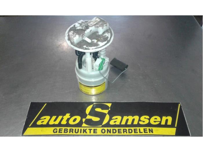 Gebruikte Tank element Pomp Renault Twingo II (CN) 1.2 Prijs € 50,00 Margeregeling aangeboden door Auto Samsen B.V.