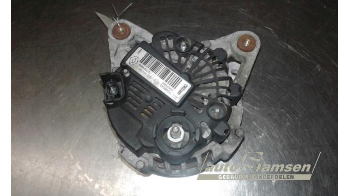 Dynamo van een Renault Clio III (BR/CR) 1.2 16V 75 2007