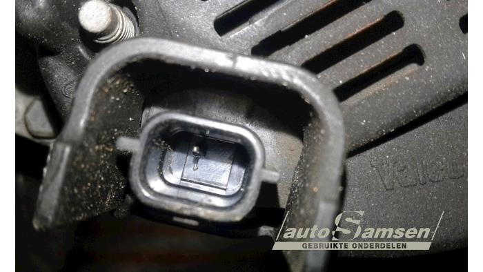 Dynamo van een Renault Clio III (BR/CR) 1.2 16V 75 2007