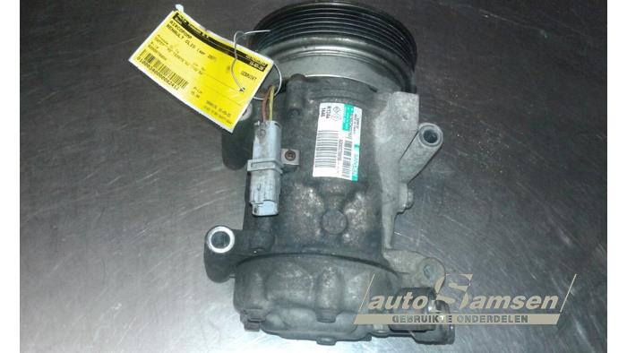 Gebruikte Aircopomp Renault Clio III (BR/CR) 1.2 16V 75 Prijs € 75,00 Margeregeling aangeboden door Auto Samsen B.V.