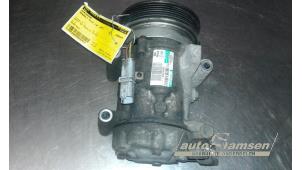 Gebruikte Pomp Airco Renault Clio III (BR/CR) 1.2 16V 75 Prijs € 75,00 Margeregeling aangeboden door Auto Samsen B.V.