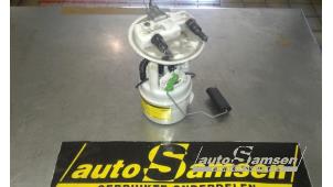 Gebruikte Tank element Pomp Renault Clio IV (5R) 0.9 Energy TCE 90 12V Prijs € 75,00 Margeregeling aangeboden door Auto Samsen B.V.