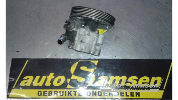 Gebruikte Servopomp Peugeot Expert (G9) 1.6 HDi 90 Prijs € 45,00 Margeregeling aangeboden door Auto Samsen B.V.