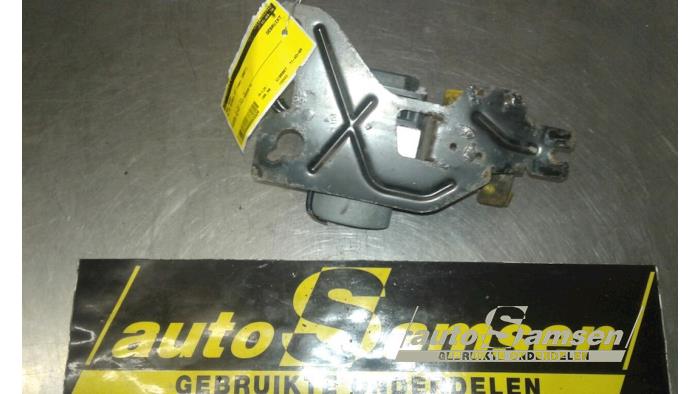 Gebruikte ABS Pomp Alfa Romeo GT (937) 1.8 Twin Spark 16V Prijs € 100,00 Margeregeling aangeboden door Auto Samsen B.V.