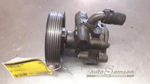 Gebruikte Pomp Servo Volkswagen Caddy III (2KA,2KH,2CA,2CH) 1.9 TDI Prijs € 75,00 Margeregeling aangeboden door Auto Samsen B.V.