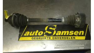 Gebruikte Aandrijfas links-voor Volkswagen Golf V (1K1) 1.9 TDI Prijs € 50,00 Margeregeling aangeboden door Auto Samsen B.V.