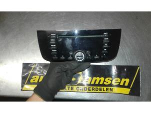 Gebruikte Radio CD Speler Fiat Punto Evo (199) 1.3 JTD Multijet 85 16V Euro 5 Prijs € 75,00 Margeregeling aangeboden door Auto Samsen B.V.