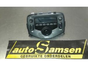 Gebruikte Radio CD Speler Peugeot 108 1.0 12V Prijs € 150,00 Margeregeling aangeboden door Auto Samsen B.V.