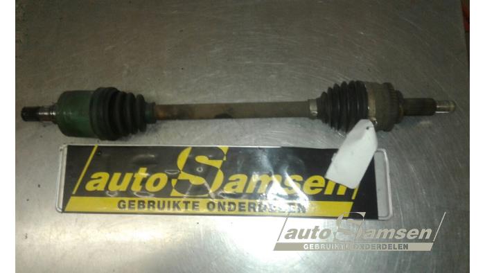 Gebruikte Steekas links-voor Suzuki Swift (ZA/ZC/ZD1/2/3/9) 1.3 VVT 16V Prijs € 50,00 Margeregeling aangeboden door Auto Samsen B.V.
