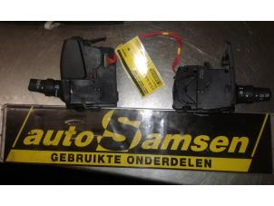 Gebruikte Schakelaar Stuurkolom (licht) Renault Kangoo/Grand Kangoo (KW) 1.6 Prijs € 75,00 Margeregeling aangeboden door Auto Samsen B.V.