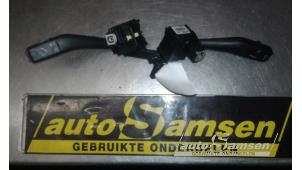 Gebruikte Combischakelaar Stuurkolom Volkswagen Golf V (1K1) 1.6 FSI 16V Prijs € 50,00 Margeregeling aangeboden door Auto Samsen B.V.