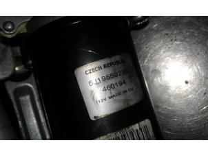 Gebruikte Ruitenwissermotor voor Skoda Fabia II Combi 1.6 TDI 16V 90 Prijs € 75,00 Margeregeling aangeboden door Auto Samsen B.V.