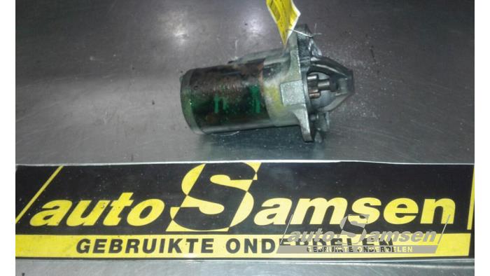 Gebruikte Startmotor Renault Clio III (BR/CR) 1.6 16V Prijs € 40,00 Margeregeling aangeboden door Auto Samsen B.V.