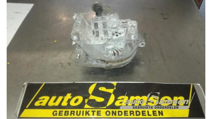Gebruikte Dynamo Mazda 5 (CR19) 1.8i 16V Prijs € 75,00 Margeregeling aangeboden door Auto Samsen B.V.
