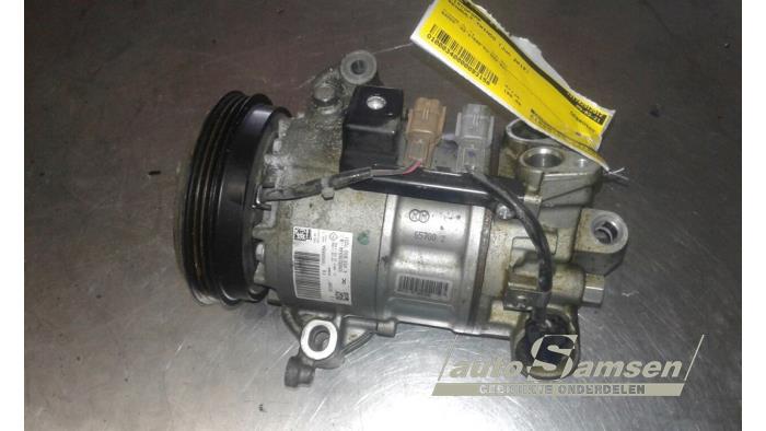 Gebruikte Aircopomp Renault Twingo III (AH) 1.0 SCe 75 12V Prijs € 65,00 Margeregeling aangeboden door Auto Samsen B.V.