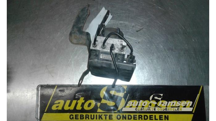 Gebruikte ABS Pomp Kia Pro cee'd (EDB3) 1.6 CVVT 16V Prijs € 75,00 Margeregeling aangeboden door Auto Samsen B.V.