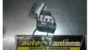 Gebruikte ABS Pomp Kia Pro cee'd (EDB3) 1.6 CVVT 16V Prijs € 75,00 Margeregeling aangeboden door Auto Samsen B.V.