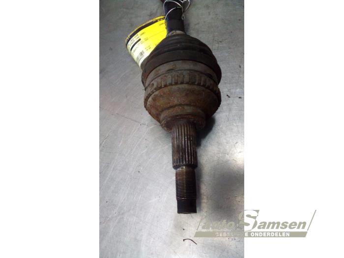 Gebruikte Steekas links-voor Chrysler Voyager/Grand Voyager (RG/RS) 2.8 CRD 16V Autom. (Dodge Ram Van) Prijs € 75,00 Margeregeling aangeboden door Auto Samsen B.V.