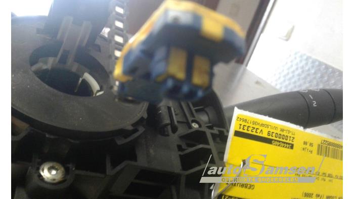 Combischakelaar Stuurkolom van een Dacia Logan (LS) 1.6 2006