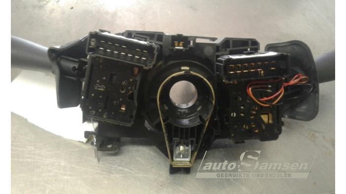Combischakelaar Stuurkolom van een Dacia Logan (LS) 1.6 2006