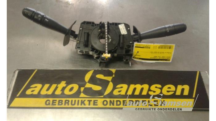 Combischakelaar Stuurkolom van een Dacia Logan (LS) 1.6 2006