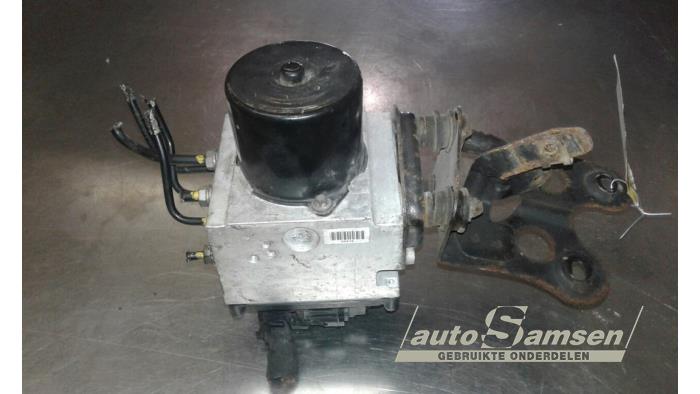 Gebruikte ABS Pomp Volkswagen Passat Variant (3C5) 1.9 TDI Prijs € 50,00 Margeregeling aangeboden door Auto Samsen B.V.
