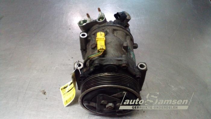 Gebruikte Aircopomp Peugeot 607 (9D/U) 2.2 16V Prijs € 75,00 Margeregeling aangeboden door Auto Samsen B.V.