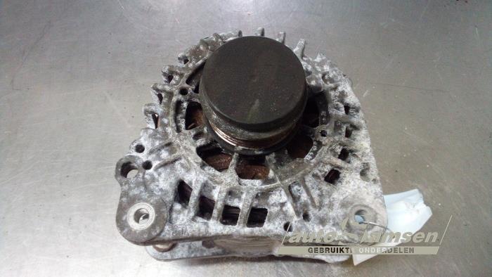 Gebruikte Dynamo Volkswagen Passat Variant (3B6) 1.9 TDI 130 Prijs € 50,00 Margeregeling aangeboden door Auto Samsen B.V.