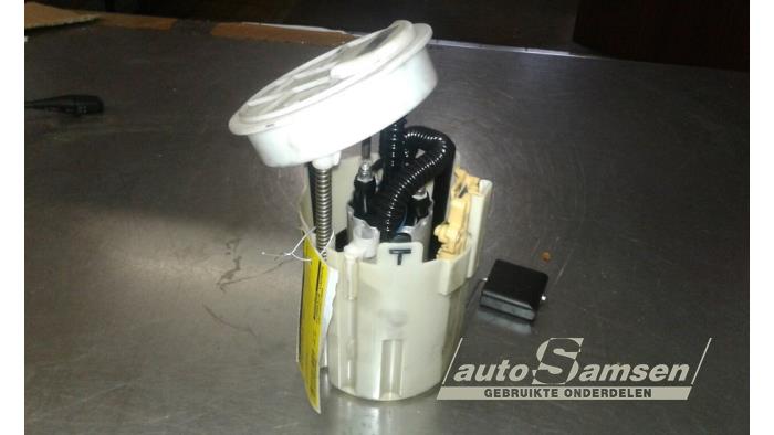 Gebruikte Tank element Pomp Mercedes E (W211) 3.0 E-280 CDI V6 24V Prijs € 70,00 Margeregeling aangeboden door Auto Samsen B.V.