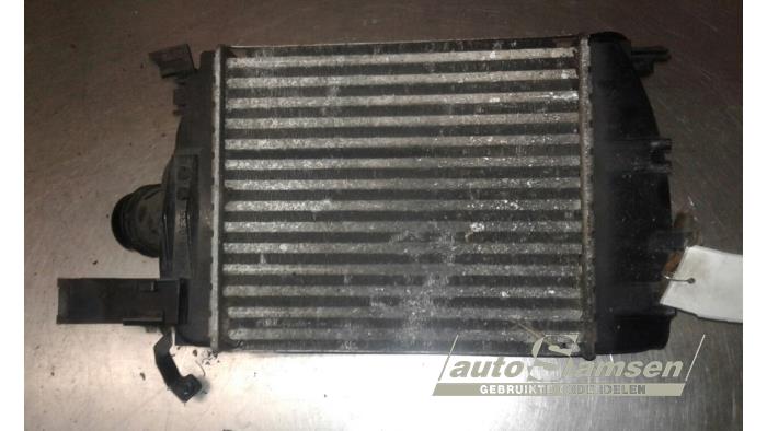 Gebruikte Intercooler Renault Clio IV Estate/Grandtour (7R) 0.9 Energy TCE 12V Prijs € 75,00 Margeregeling aangeboden door Auto Samsen B.V.