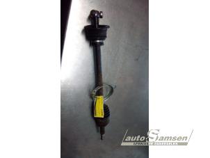 Gebruikte Aandrijfas links-voor Renault Twingo II (CN) 1.2 16V Prijs € 40,00 Margeregeling aangeboden door Auto Samsen B.V.