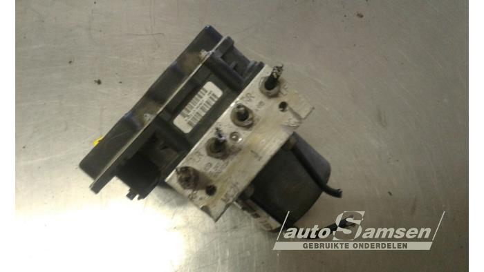 Gebruikte ABS Pomp Fiat Bravo (198A) 1.9 JTD Multijet Prijs € 75,00 Margeregeling aangeboden door Auto Samsen B.V.