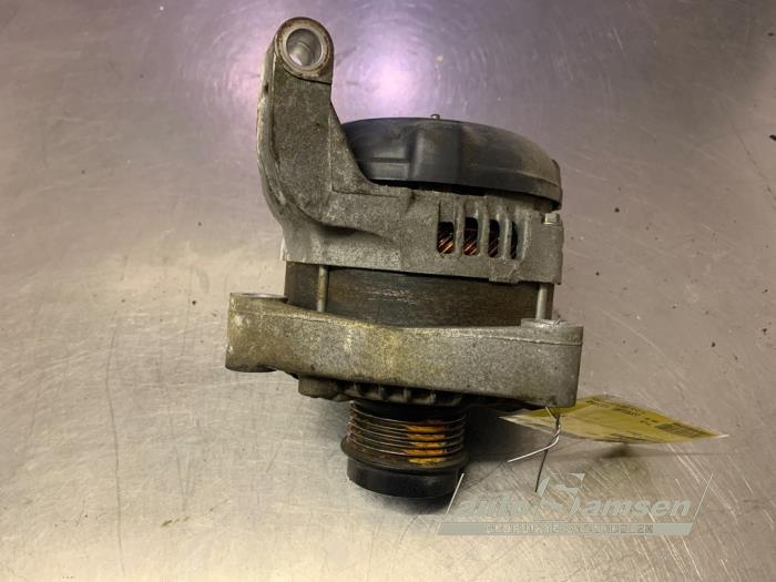 Gebruikte Dynamo Chrysler Voyager/Grand Voyager (RG/RS) 3.3 V6 Prijs € 100,00 Margeregeling aangeboden door Auto Samsen B.V.