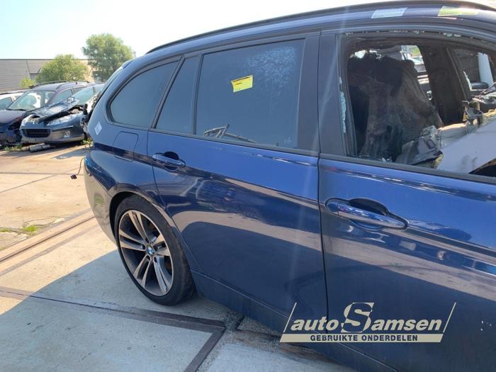 Portier 4Deurs rechts-achter van een BMW 3 serie Touring (F31) 320d 2.0 16V EfficientDynamicsEdition 2016