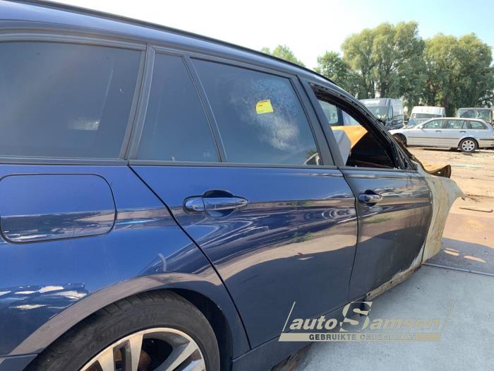 Portier 4Deurs rechts-achter van een BMW 3 serie Touring (F31) 320d 2.0 16V EfficientDynamicsEdition 2016